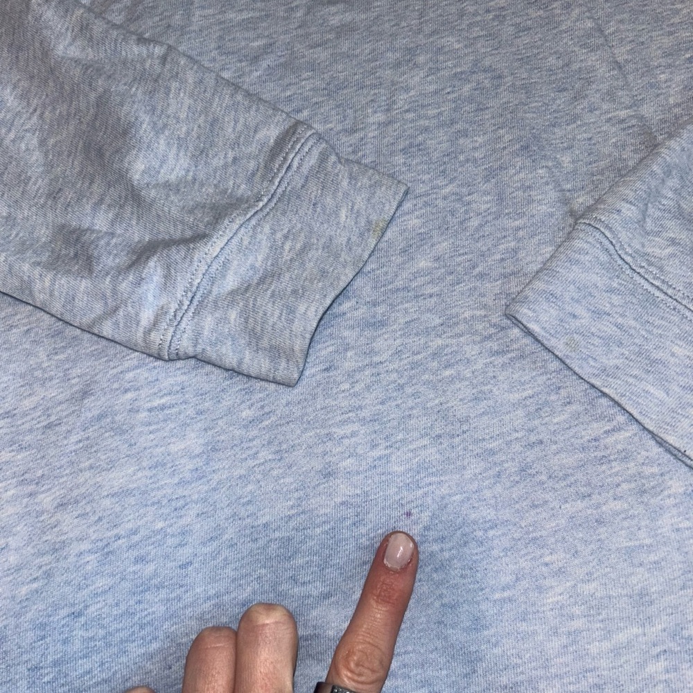 Woman’s blue vineyard vines quarter zip - Picture 3 of 5